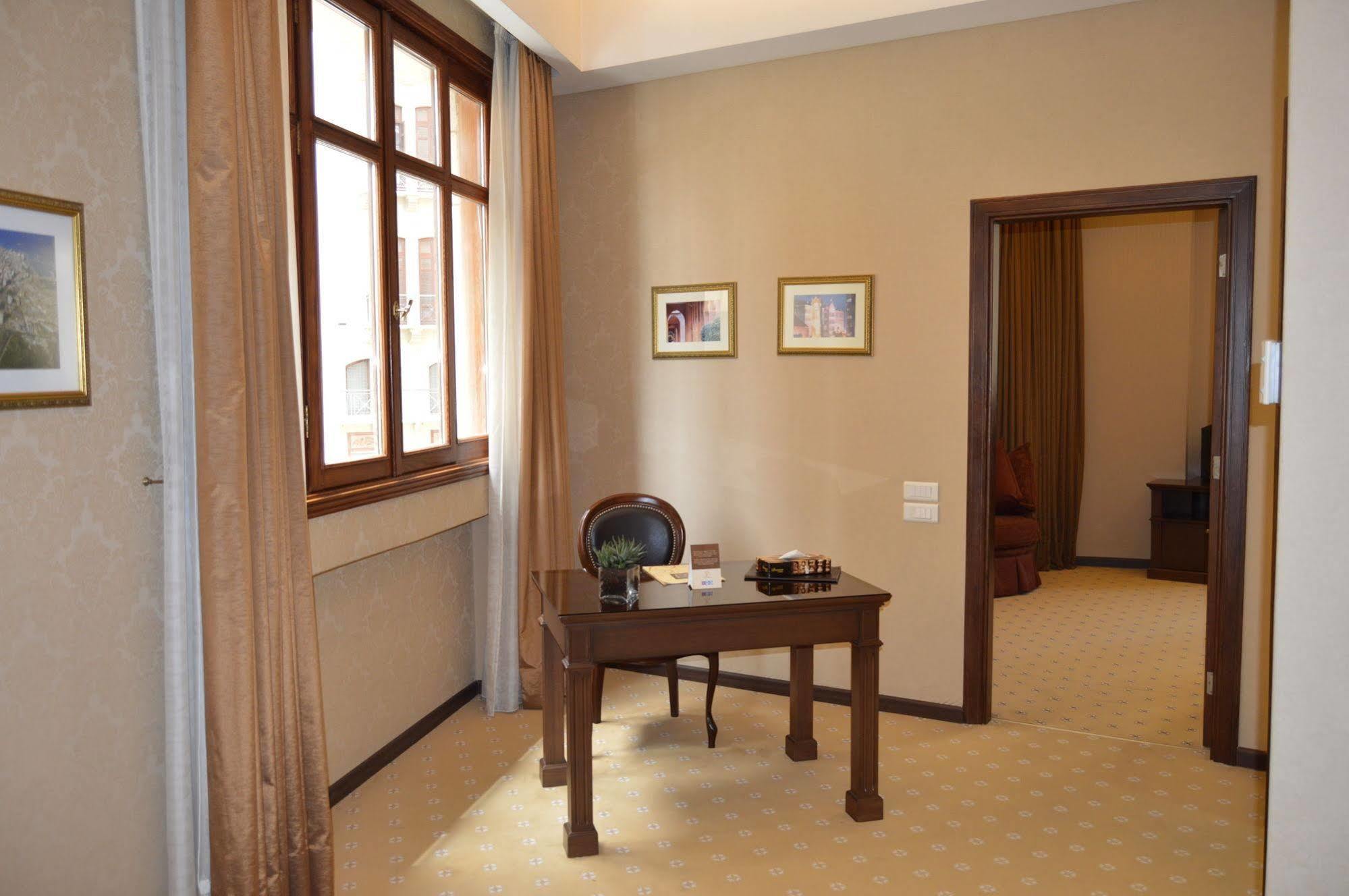 Etoile Suites Boutique Hotel Downtown Beirut Eksteriør billede